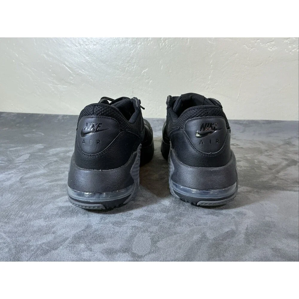 Nike Air Max Black on Black Mens 11 M Leather Mesh